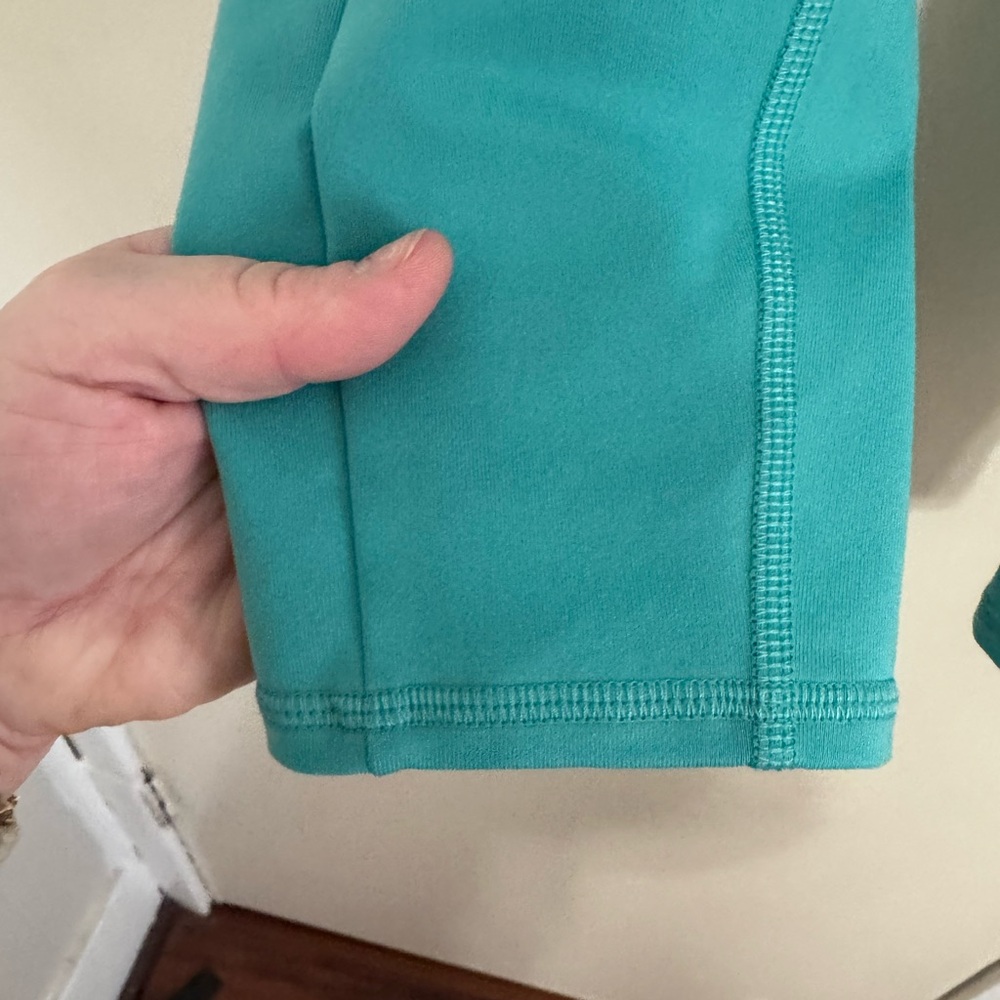 ALO Yoga Teal Apparel - Picture 6 of 9